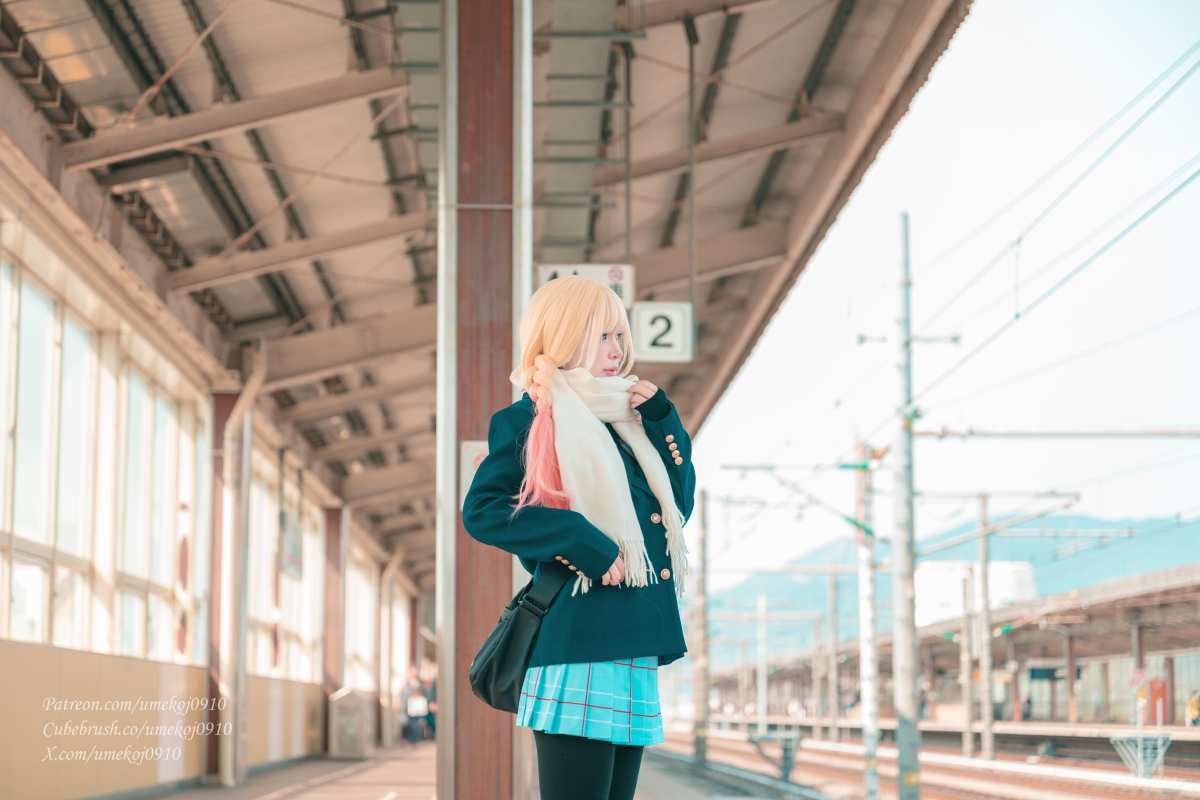 二次元少女火车站