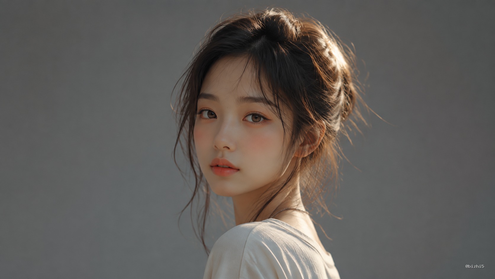 ‌主体描述‌：明确对象特征，如”18 岁亚裔少女”而非“一